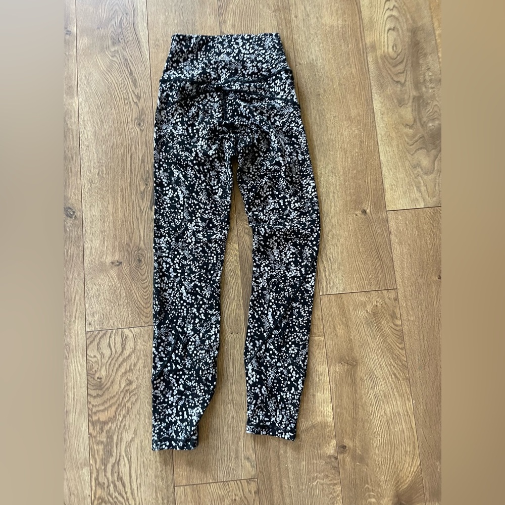Lululemon Wunder Under Leggings Size 2